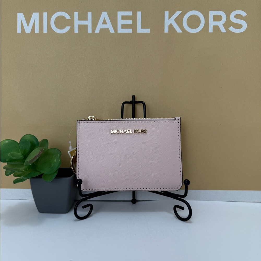 Michael Kors Card Holder Keychain - Picture 1 of 8